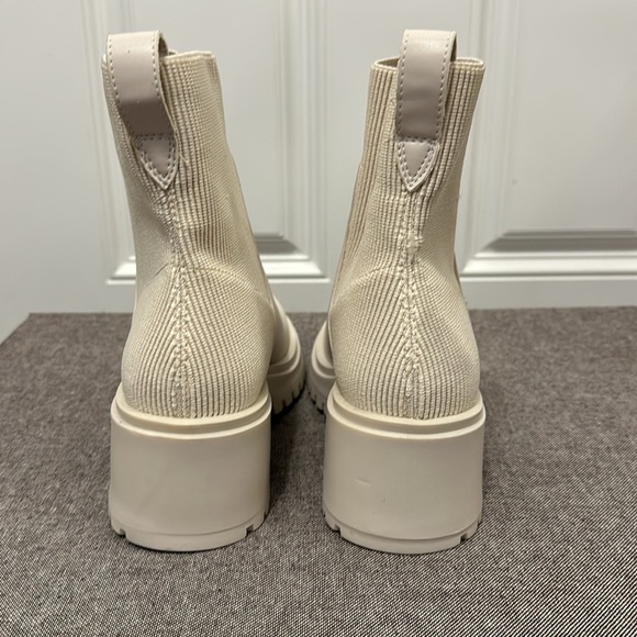 NWOT Steve Madden Holley Booties. Size 7. Never worn. - Picture 2 of 3